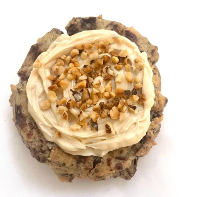 Crumbl Cookies Crema Bianca e Confetti di Cioccolato (con Lattosio) (180g)