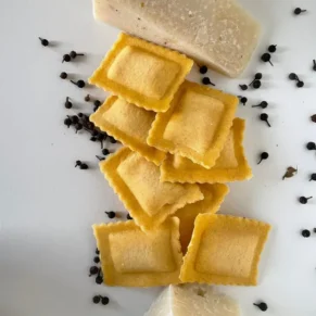 ravioli cacio pepe senza glutine